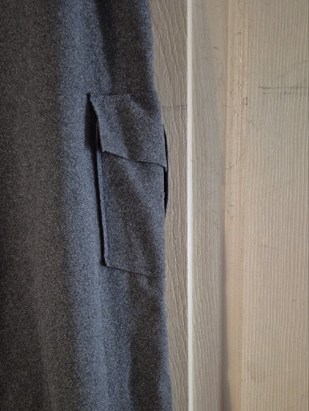 Comfort Stretch Wide-Leg Cargo Pants - Gray - Picture 3 of 5